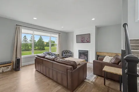 6694 Lakeview Circle NE Albertville MN 55301