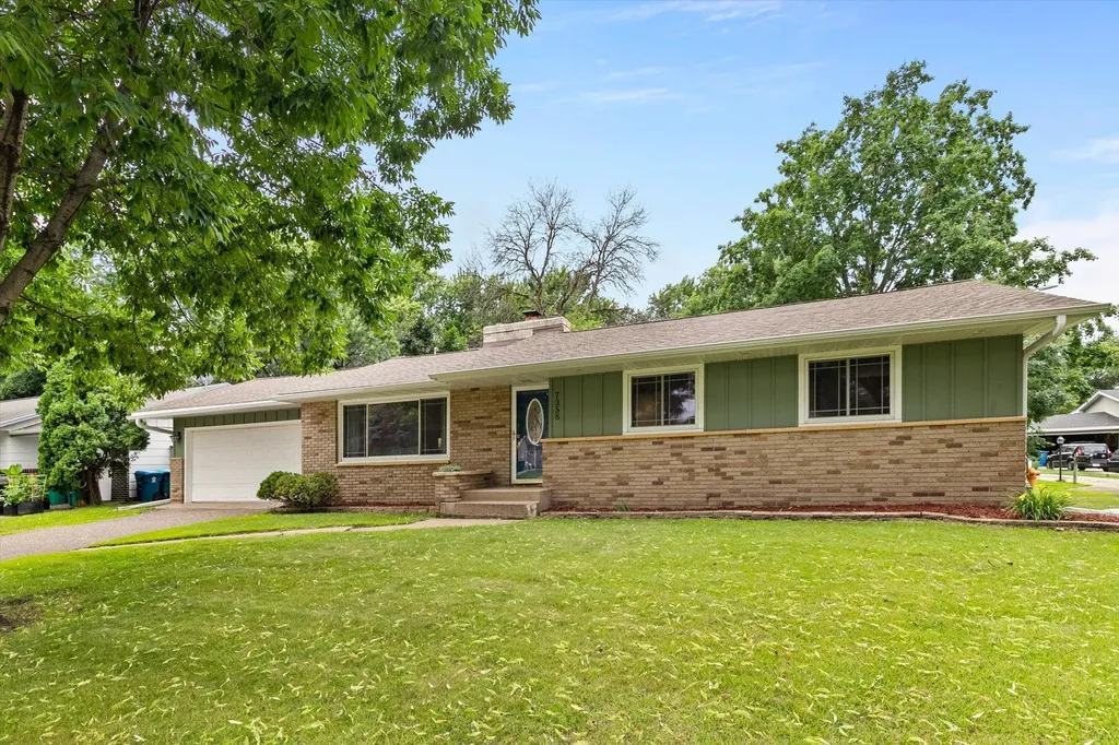 7358 Symphony Street NE Fridley MN 55432