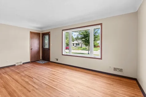 1561 Chamber Street Saint Paul MN 55106