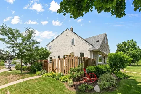 1561 Chamber Street Saint Paul MN 55106