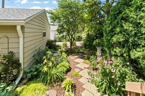 1561 Chamber Street Saint Paul MN 55106