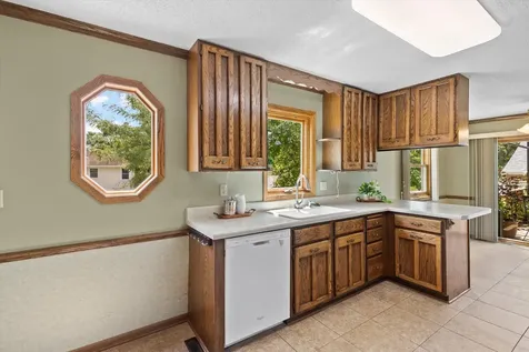 1561 Chamber Street Saint Paul MN 55106