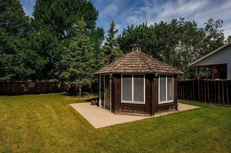 3126 37 1/2 Avenue S Fargo ND 58104