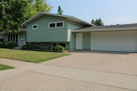 210 29th Avenue N Fargo ND 58102