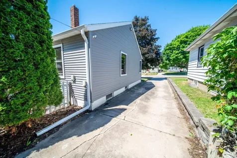 1550 7 1/2 Avenue NE Rochester MN 55906
