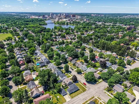 1550 7 1/2 Avenue NE Rochester MN 55906