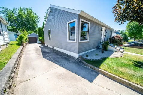 1550 7 1/2 Avenue NE Rochester MN 55906