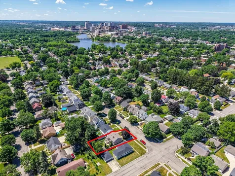 1550 7 1/2 Avenue NE Rochester MN 55906