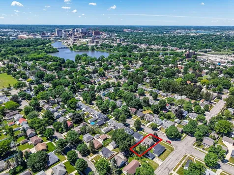 1550 7 1/2 Avenue NE Rochester MN 55906