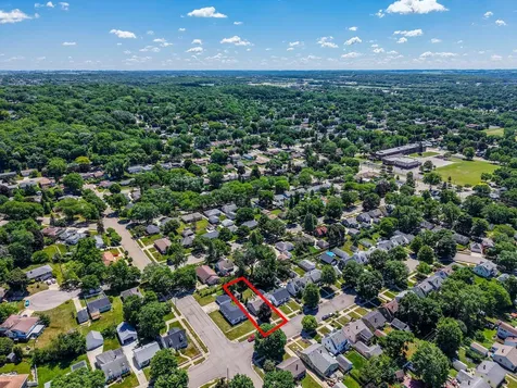 1550 7 1/2 Avenue NE Rochester MN 55906