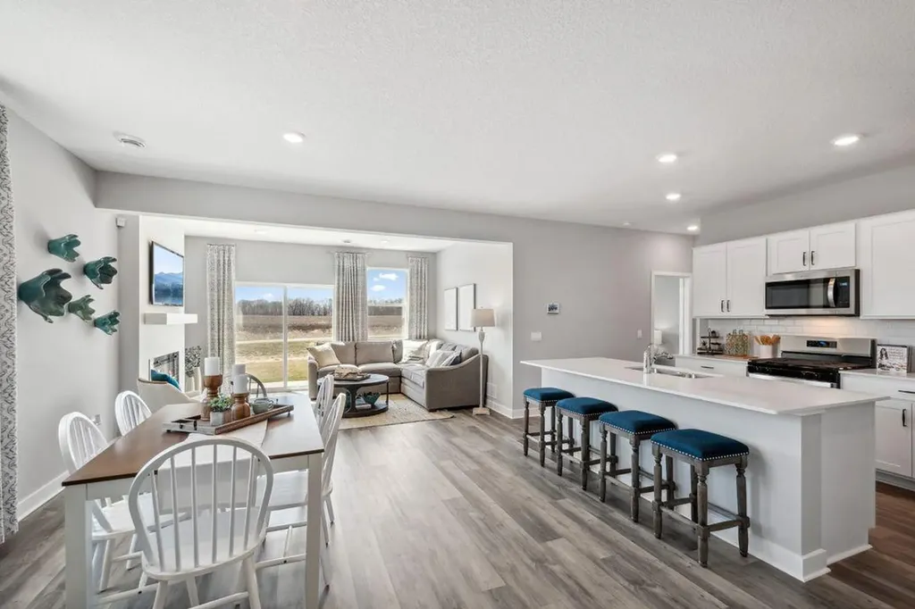 2021 Aquarius Drive Shakopee MN 55379