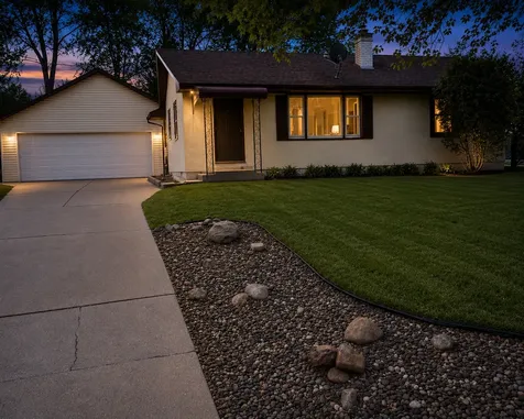 8245 Del Drive N New Hope MN 55428