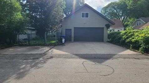 1121 1st Street N Fargo ND 58102