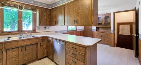 102 Southview Drive Marshall MN 56258