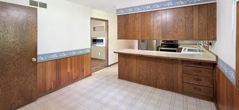 102 Southview Drive Marshall MN 56258