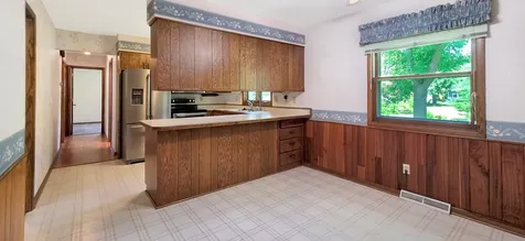 102 Southview Drive Marshall MN 56258
