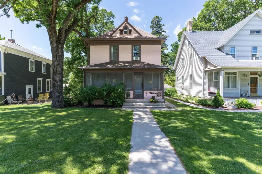 607 N Union Avenue Fergus Falls MN 56537