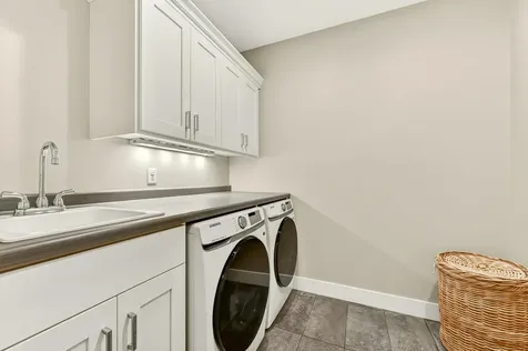 933 Fox Valley Place SW Rochester MN 55902