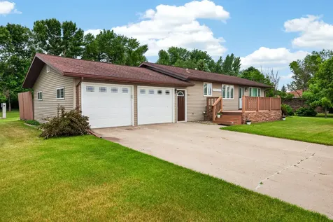 101 Grant Street Finley ND 58230