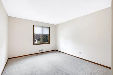 4677 Sorrell Point Eagan MN 55122