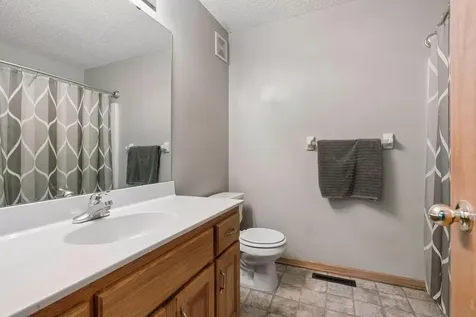 945 Golden Way NW Isanti MN 55040