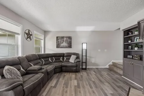 945 Golden Way NW Isanti MN 55040