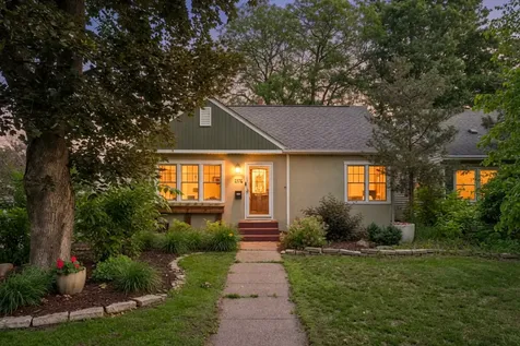 1576 Grotto Street N Saint Paul MN 55117