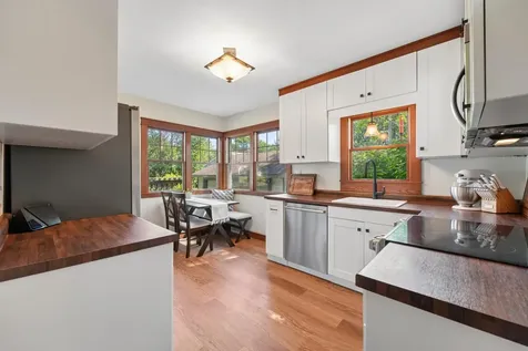 1576 Grotto Street N Saint Paul MN 55117
