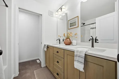 8463 61st Street S Horace ND 58047