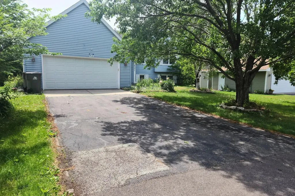 4301 W 144th Street Savage MN 55378