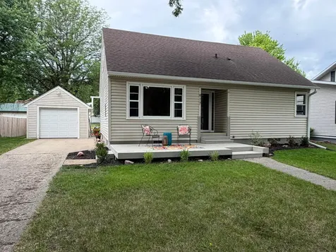 917 N Mckenzie Street Luverne MN 56156