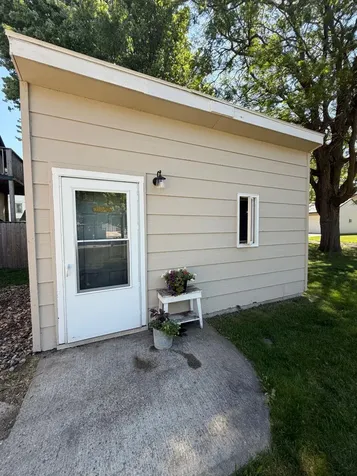 917 N Mckenzie Street Luverne MN 56156
