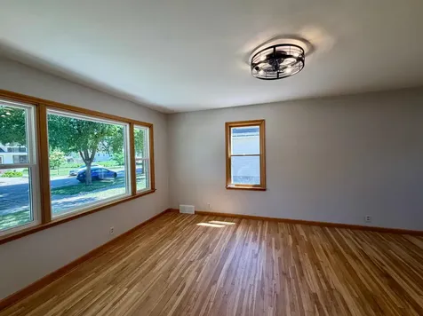 917 N Mckenzie Street Luverne MN 56156