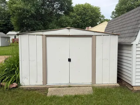 917 N Mckenzie Street Luverne MN 56156