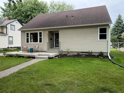 917 N Mckenzie Street Luverne MN 56156