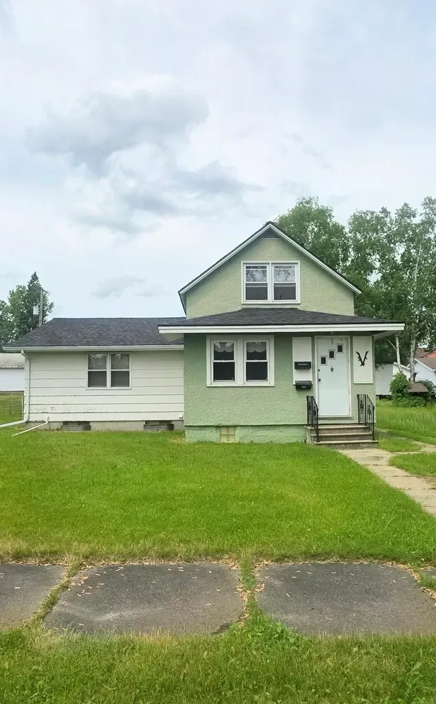 616 2nd Street NW Chisholm MN 55719