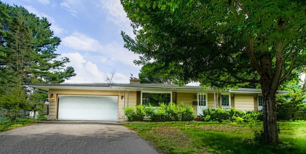 8613 Zenith Road Bloomington MN 55431