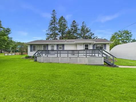 1039 4th Street Holdingford MN 56340
