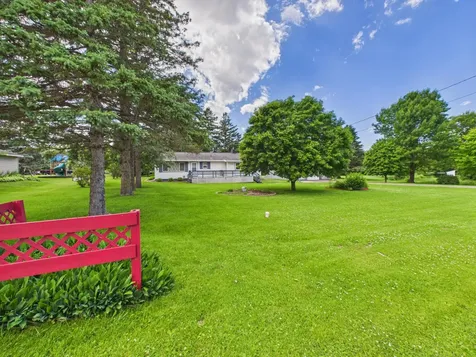 1039 4th Street Holdingford MN 56340