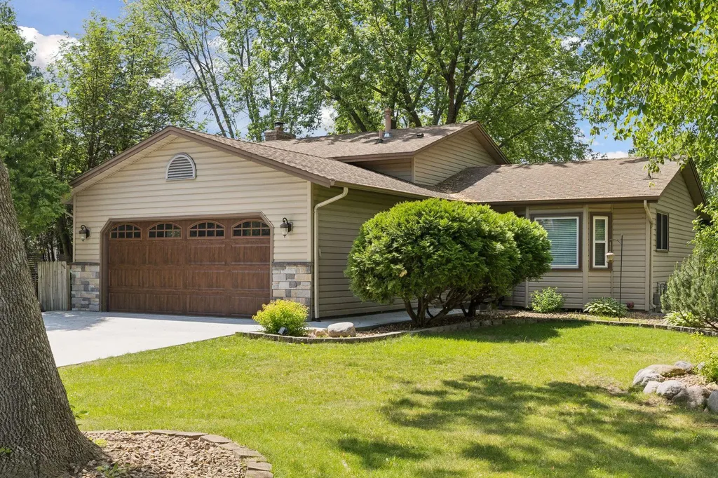 9791 Ives Lane N Maple Grove MN 55369