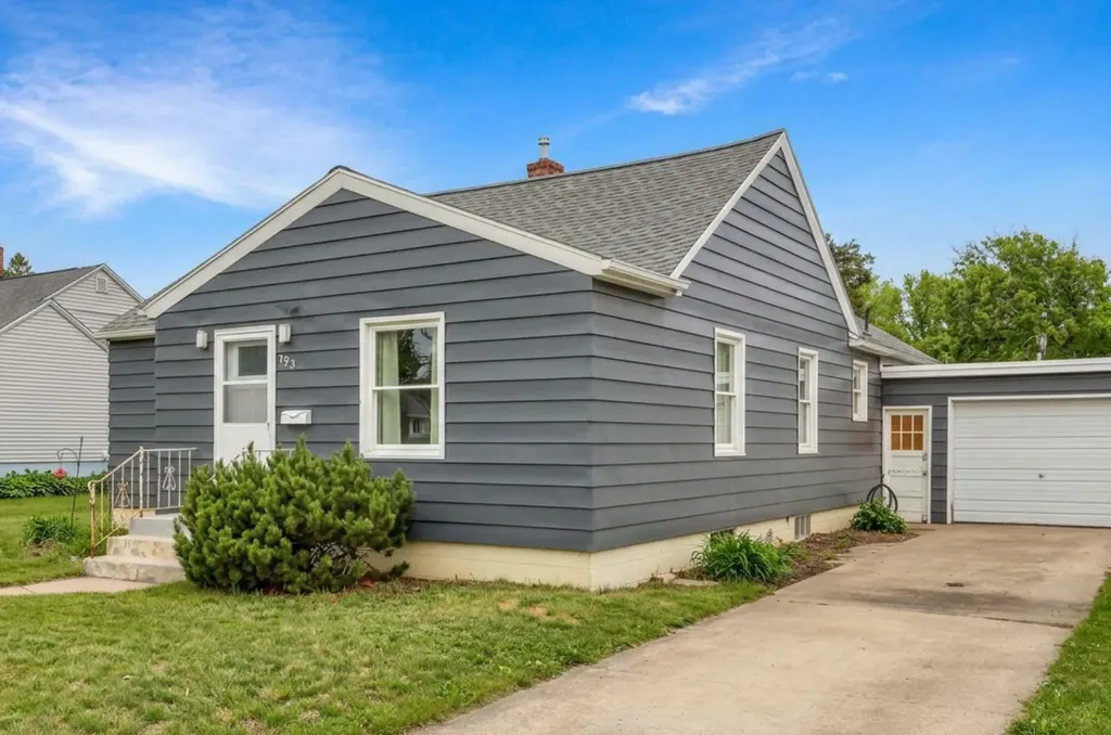 723 11th Street S Benson MN 56215