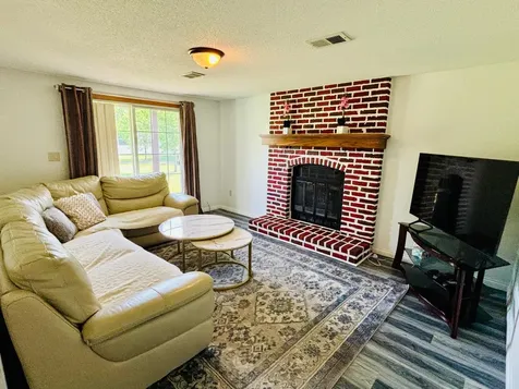 821 Clover Leaf Parkway NE Blaine MN 55434