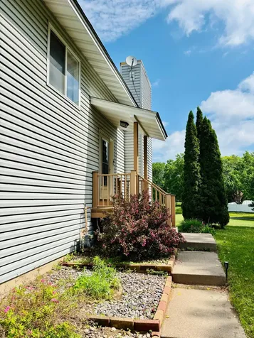 821 Clover Leaf Parkway NE Blaine MN 55434