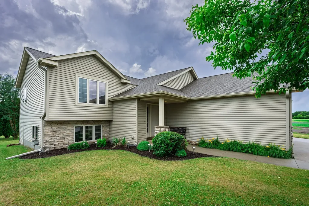 807 23rd St Circle NE Kasson MN 55944
