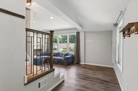 1061 Ohio Street West Saint Paul MN 55118
