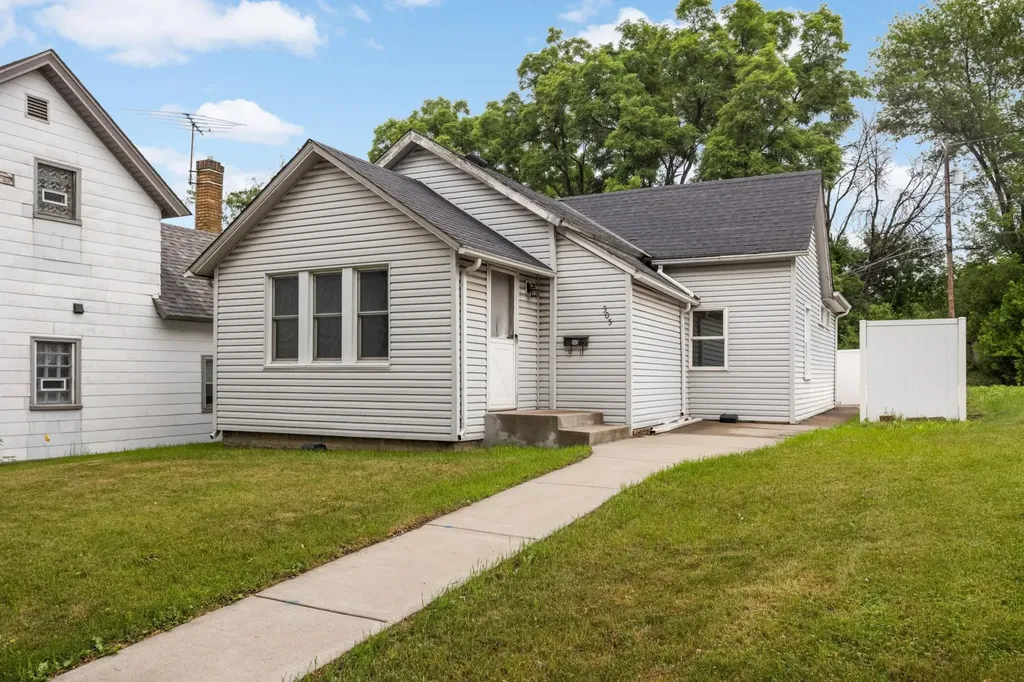 305 Lawson Avenue E Saint Paul MN 55130