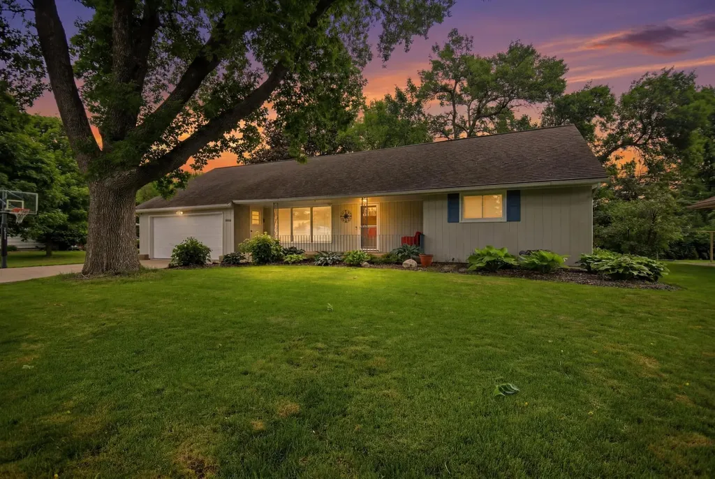 2022 Grand Avenue Albert Lea MN 56007
