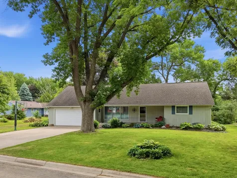 2022 Grand Avenue Albert Lea MN 56007