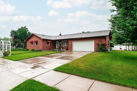 1003 S Elm Street La Crescent MN 55947