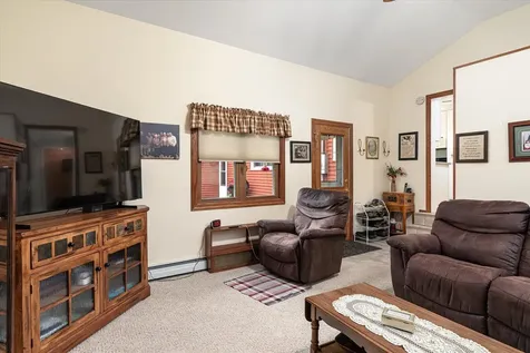 1003 S Elm Street La Crescent MN 55947